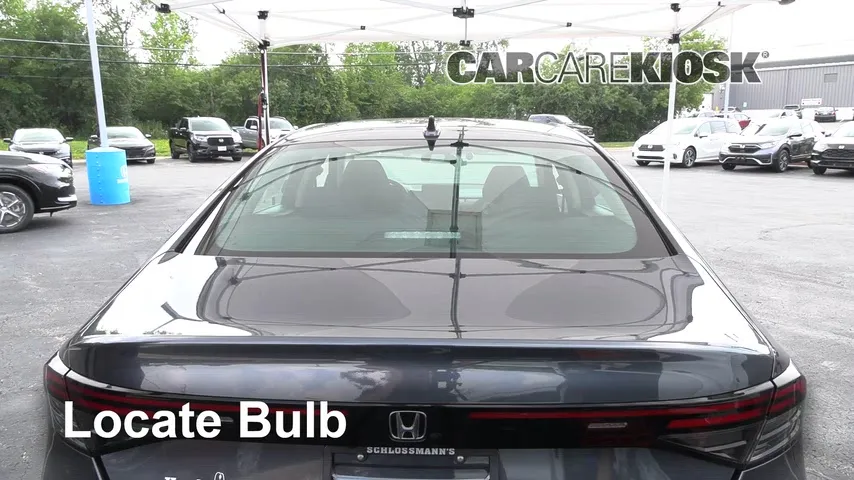 2023 Honda Accord LX 1.5L 4 Cyl. Turbo Éclairage Feu de freinage central (remplacer l'ampoule)